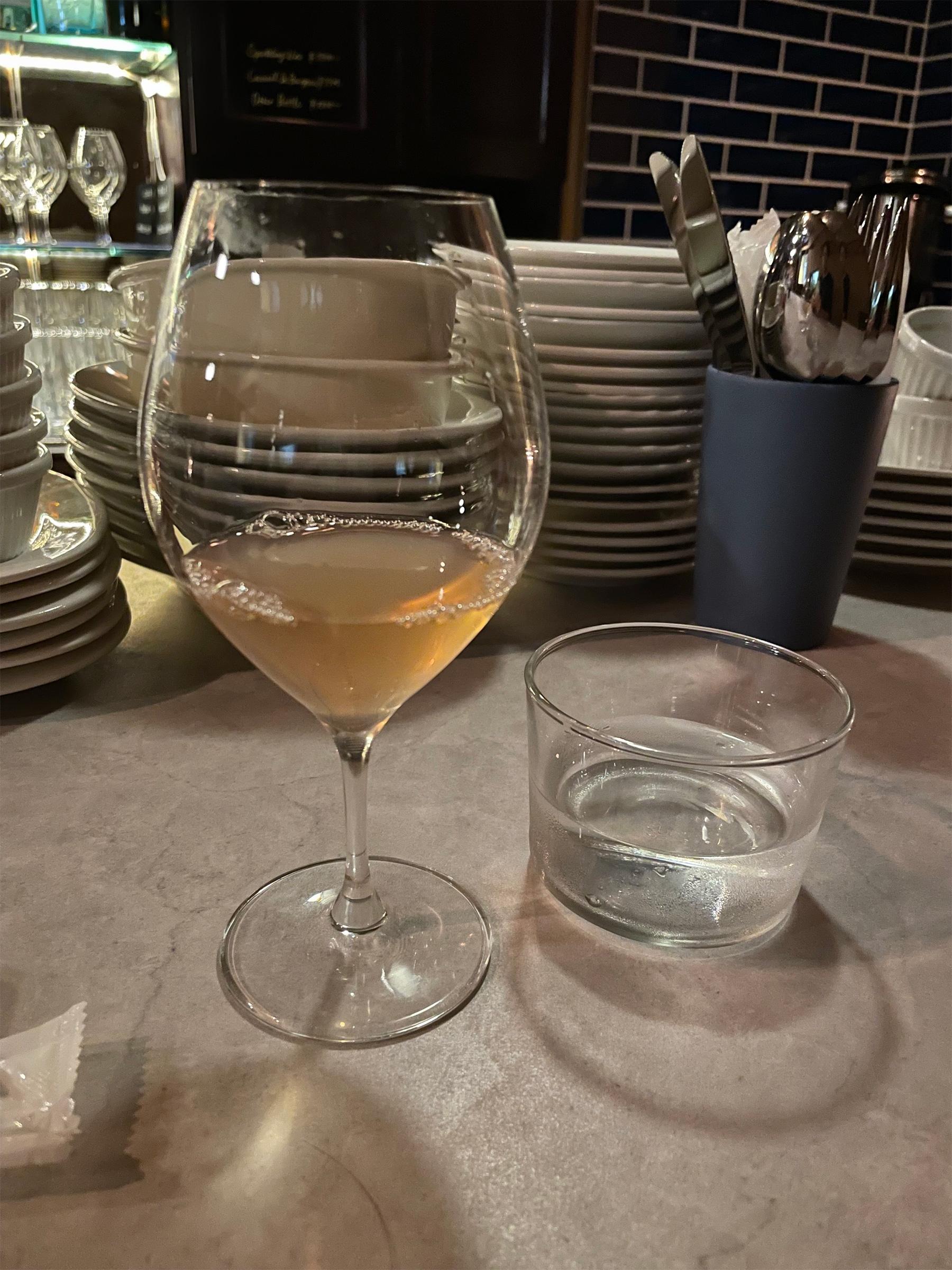 【From Editors】占いとワインで“飲みながら鑑定”が楽しめる、占いバーへ行ってきました。