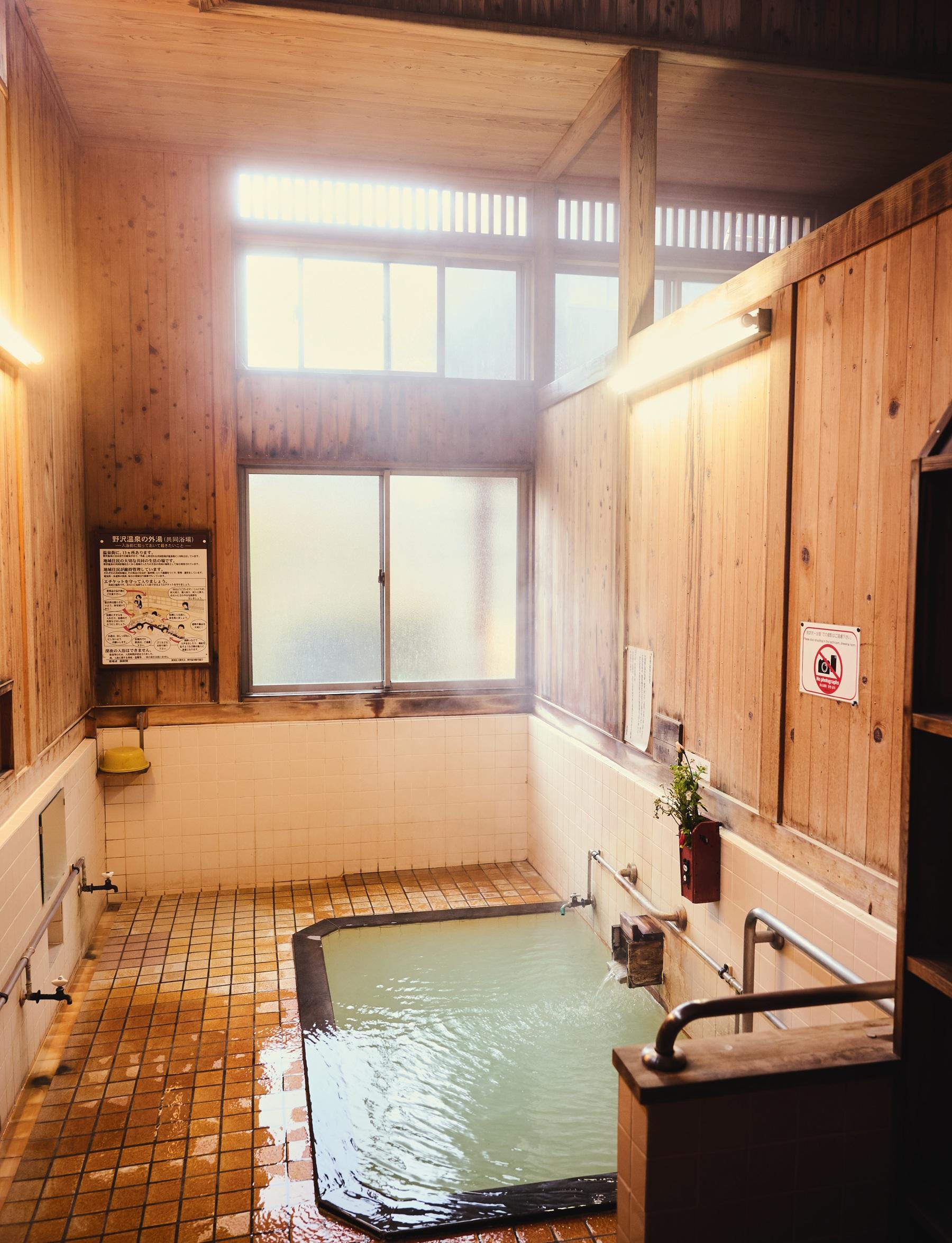 外湯だけでも13か所！ 温泉文化が根付く、長野・野沢温泉でゆったり湯三昧旅