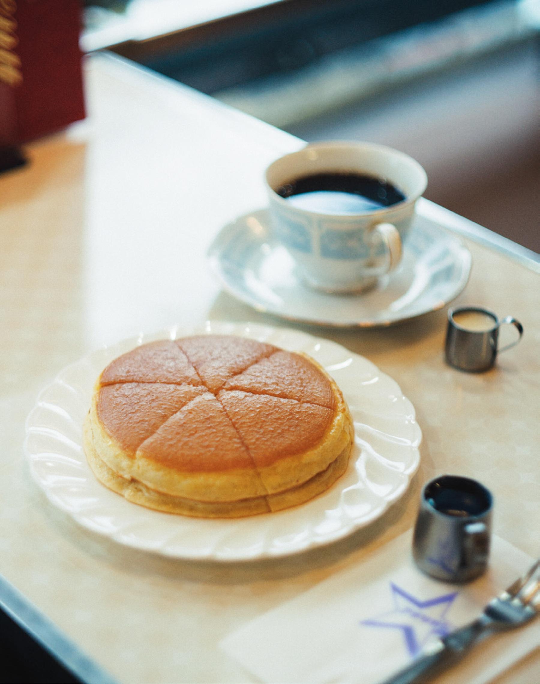 【大阪】モダンな内装を守る老舗も！ 変わらない姿の純喫茶で昭和の空気感を満喫