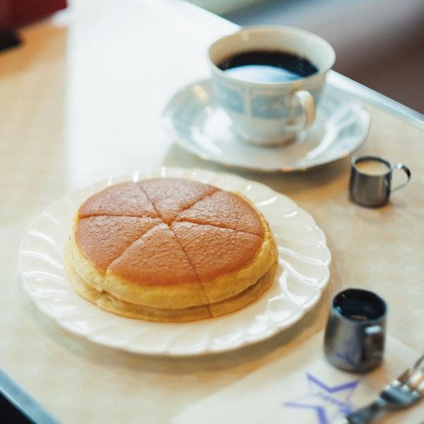 【大阪】モダンな内装を守る老舗も！ 変わらない姿の純喫茶で昭和の空気感を満喫