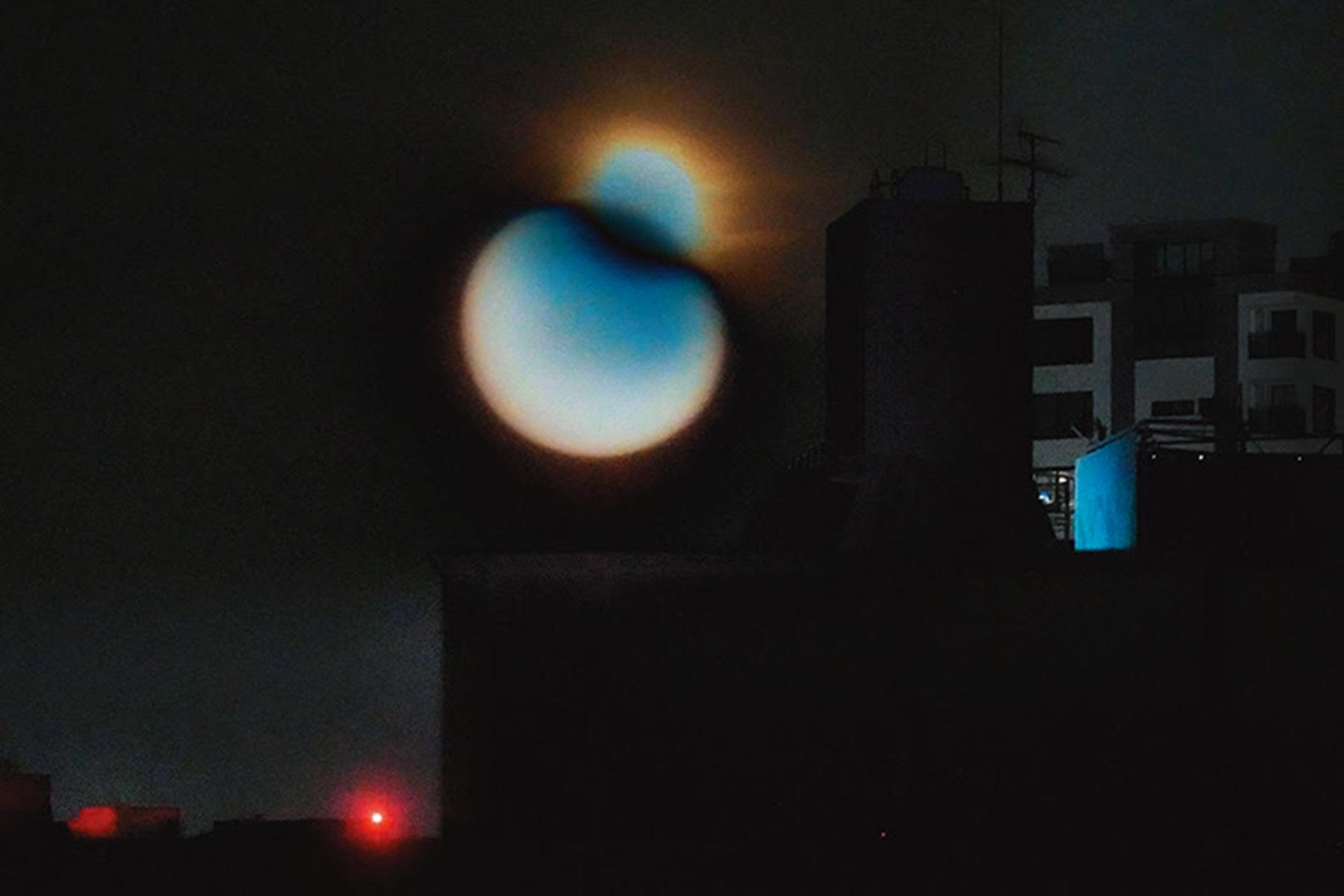 街角に潜む強硬な暴力の影…『ゴジラ』公開70周年を記念した展覧会が開催中