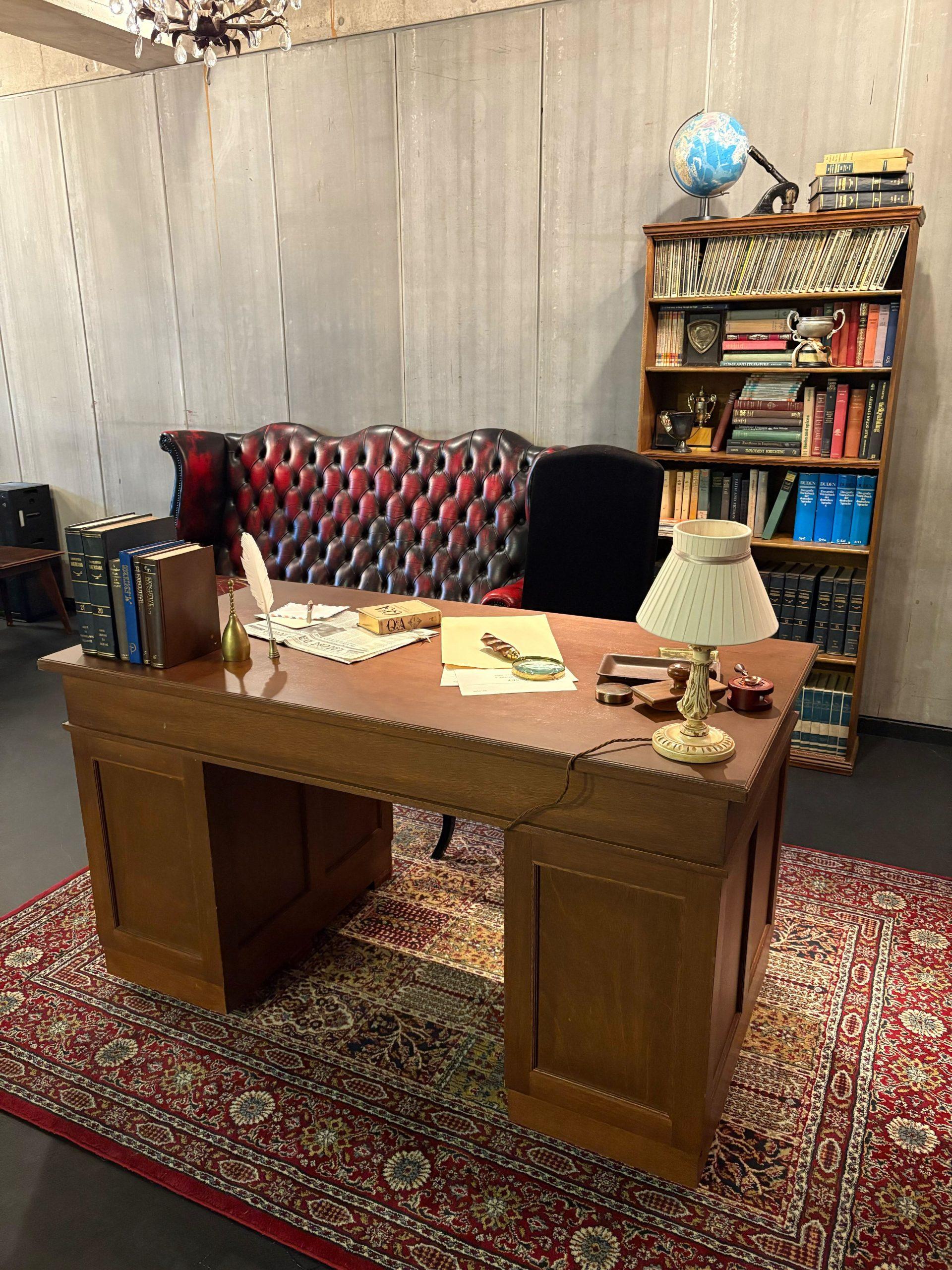 【From Editors】コナン愛が溢れる！ 京本大我さんが“探偵”＆“刑事”になりきり。