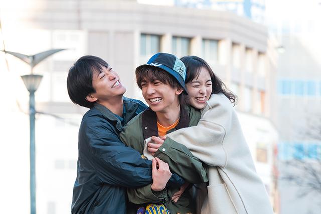 2人より3人が心地いい!? ドラマ『三人夫婦』が描く新しい結婚観｜浅香航大×朝倉あき×鈴木大河・座談会