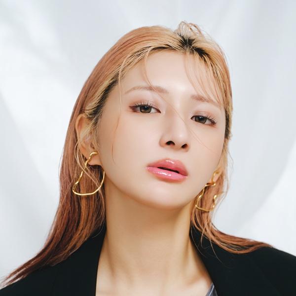 グロスの厚膜ツヤでジューシーな唇に！ りんご飴リップメイク