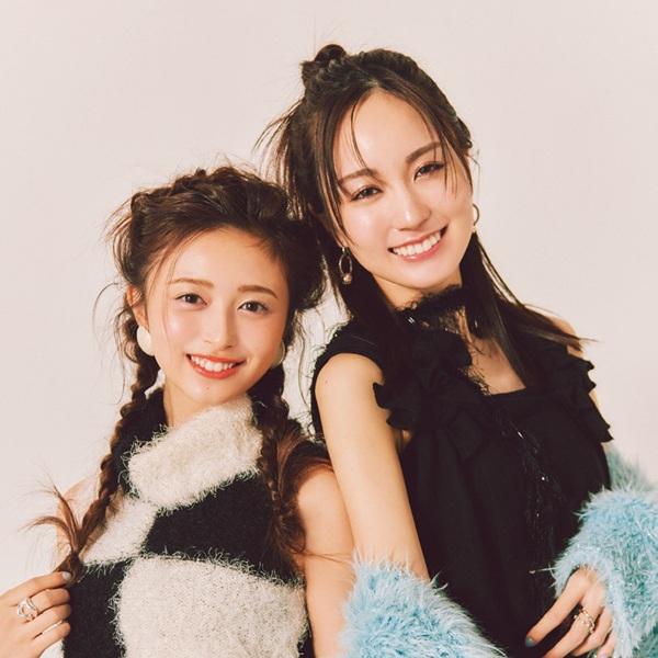 乃木坂46・賀喜遥香 × 井上和｜令和の景色にも溶け込む20世紀キラキラファッション