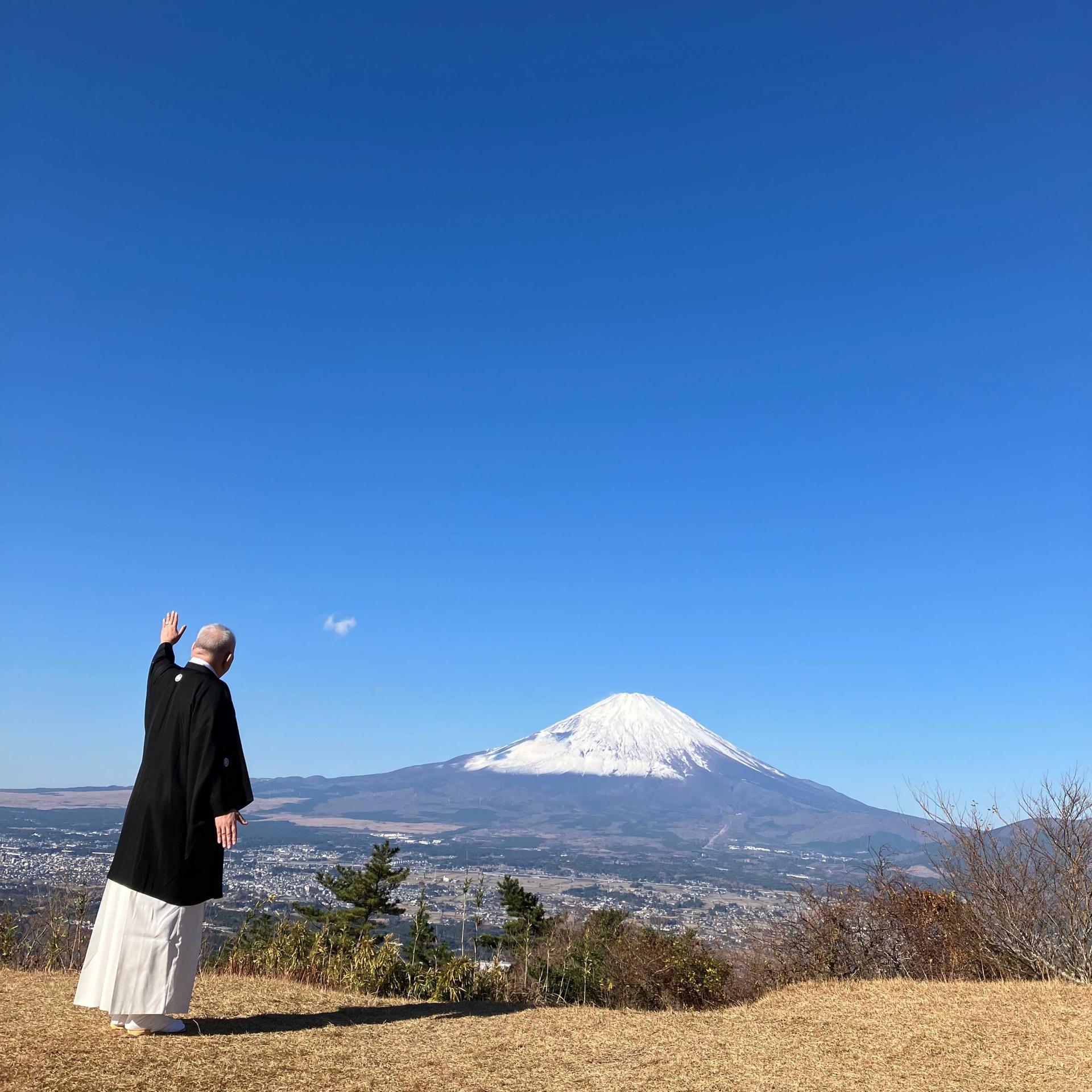 【From Editors】今年も実証。江原啓之さんの撮影日はいつも晴れ！