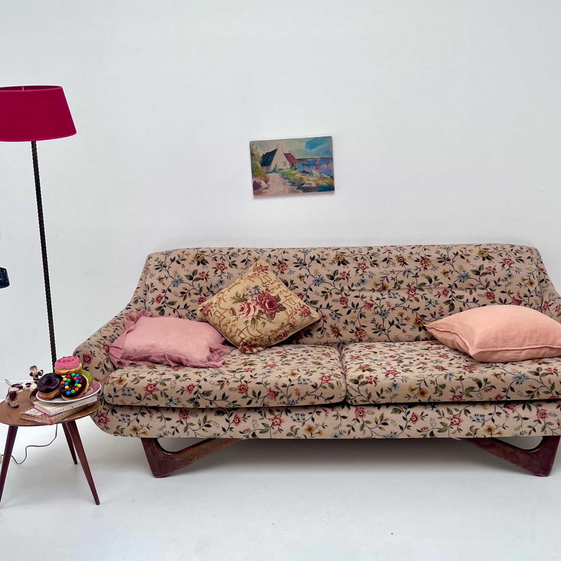 【From Editors】チョコレートに囲まれた、とびきりあまーい齋藤飛鳥さんの姿をキャッチ！ “美”が飽和したスペシャルグラビアストーリー