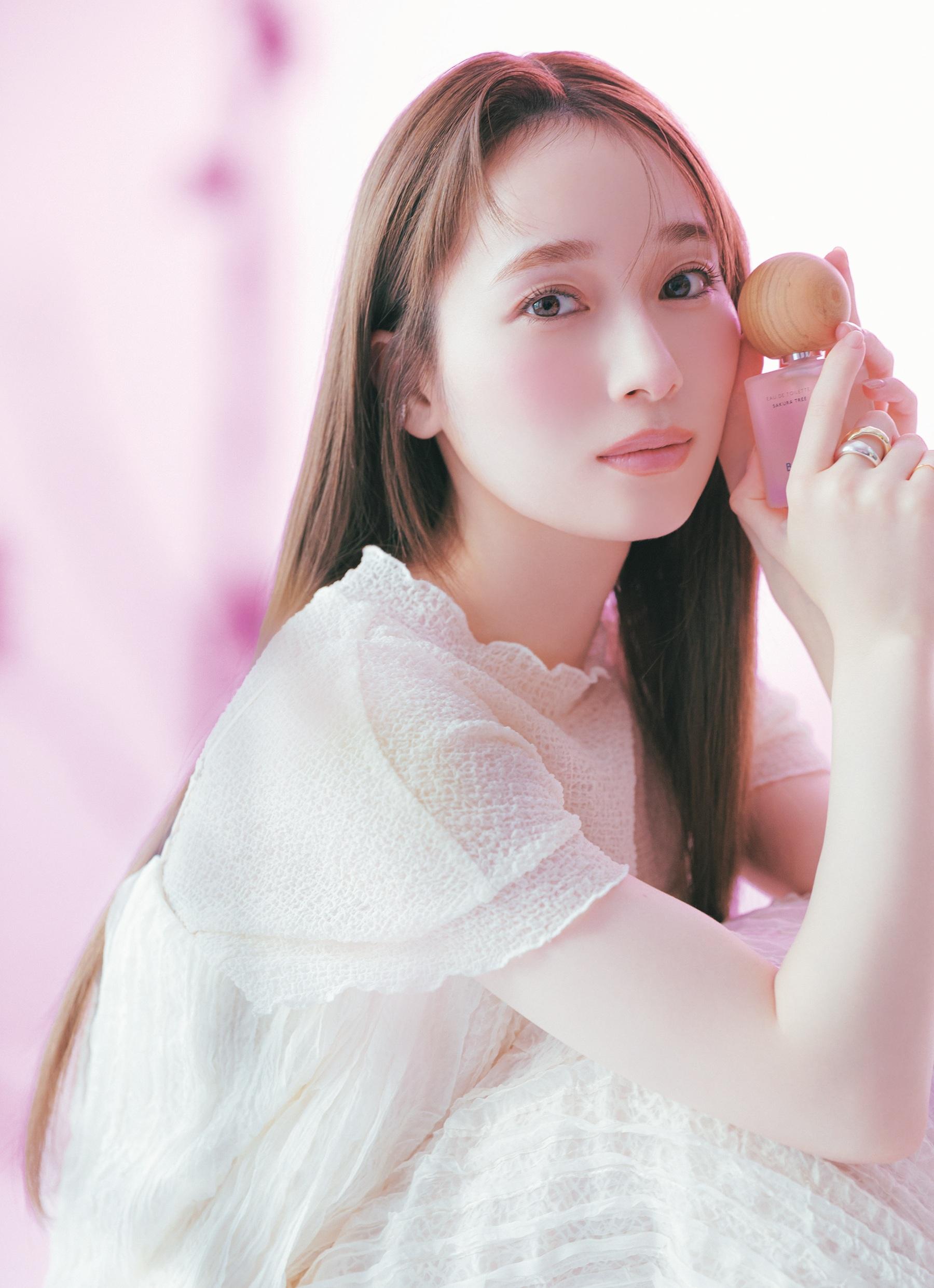 櫻坂46・守屋麗奈「うららかな日につけたくなる桜の香り」 桜フレグランス