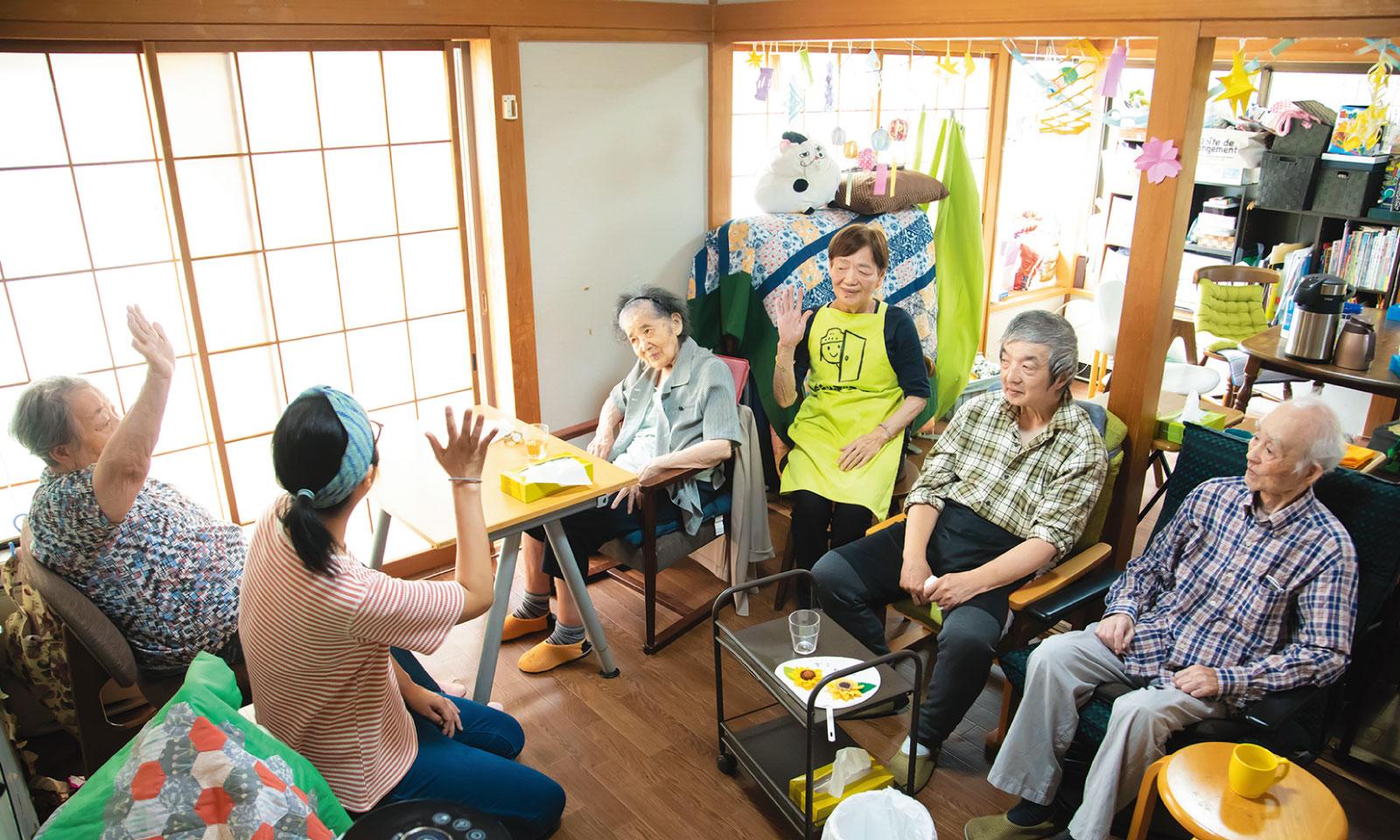 介護の仕事も自分らしく! 東京・三鷹で働く三者三様の働き方ケーススタディ